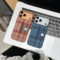 Étui de téléphone de luxe à motif en fibre de carbone, coque arrière en PC mat magnétique avec fleur pour iPhone 18 Pro Max