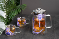 Cafetière à piston française en verre résistant à la chaleur, spécialement conçue avec fleurs séchées décoratives, directement de l'usine
