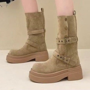 Botas largas de alta calidad, modernas y versátiles para las temporadas de otoño e invierno. Superficie de cuero, botas largas cómodas. - Product Image 1