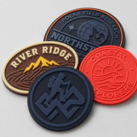 Patch PVC 3D personnalisé imperméable, badge d'aventure en relief multicouche avec support auto-agrippant haute résistance