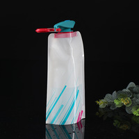 Bouteille d'eau portable pliable en PE pour le cyclisme en plein air, avec bouchon à bouton-poussoir étanche, unisexe, pour les voyages