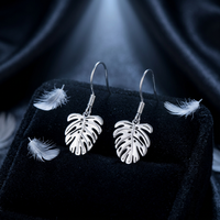 Anting Perak Sterling EZ112 925 Desain Daun Segar dan Sederhana Gaya Wanita Anting Kait Daun Elegan