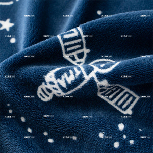 Couverture en flanelle phosphorescente Astronaute, imprimé fusée et étoiles lumineuses, bord plat, idéale pour chambre d'enfant, cadeau pour garçons - Product Image 4