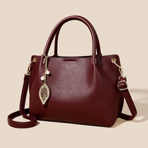 <span class=keywords><strong>Sac</strong></span> à main pour <span class=keywords><strong>femme</strong></span> tendance de haute qualité en vente chaude 2025, <span class=keywords><strong>sac</strong></span> fourre-tout en PU tendance, <span class=keywords><strong>sac</strong></span> à bandoulière pour <span class=keywords><strong>femme</strong></span> - Product Image 2
