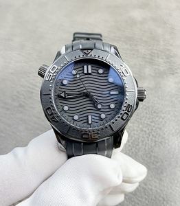 Reloj de Hombre Sea Master 210.92.44.20.01.003 con Correa de Caucho, Bisel de Cerámica, Esfera Negra y Movimiento Automático 8806 - Product Image 1