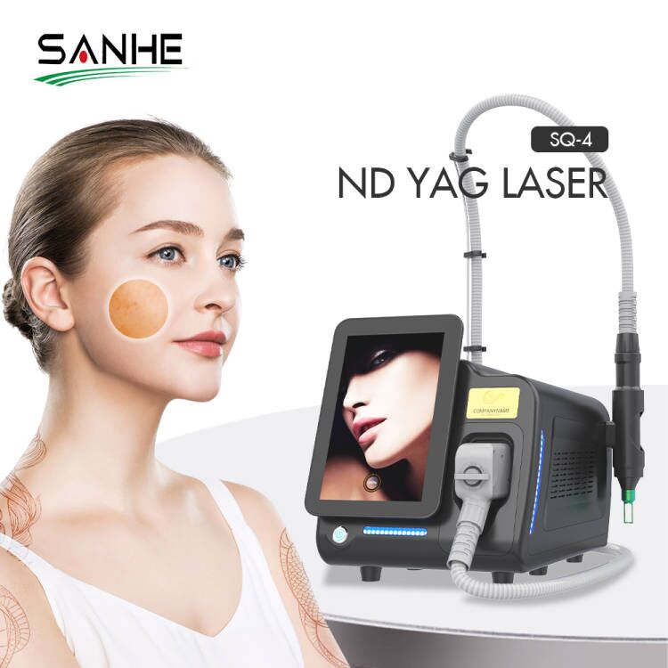 Portatile Q-SWITCH ND YAG LASER Tattoo Removal Carbon Peeling Skin Whting Machine con testa di trattamento 1064nm e 532nm