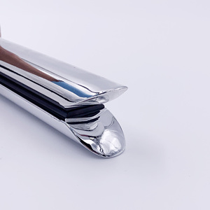 Meistverkauftes Haarglätteisen mit Zahnaufsatz, Dampffunktion und Titanplatten - Product Image 2