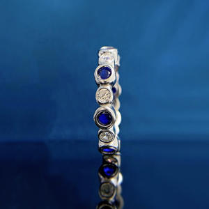 ต่างหูเพชรเงิน Q977 ประดับทับทิมและไพลินด้านข้าง เพชรทรงกลมเจียระไนแบบบริลเลียนท์ เพชรธรรมชาติ สำหรับผู้หญิง สวมใส่ได้ทุกวัน - Product Image 4