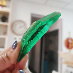 Esmeralda colombiana sintética verde sin cortar, materia prima, esmeralda hidrotermal cultivada en laboratorio, en bruto, para la elaboración de gemas sueltas. - Product Image 6