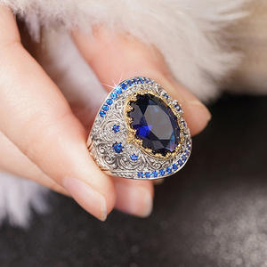 Anillo de Plata Vintage T0678 con Piedras Laterales de Zafiro Ovalado, Joyería para Mujer, Diseño Elegante - Product Image 2