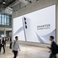 Écran LED d'intérieur sans soudure P4 avec installation murale pour grands projets publicitaires commerciaux en atrium