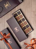 Großhandel Luxus-Schokoladenverpackungsbox mit individuellem Logo-Design Premium-Papier-Geschenkbox für Pralinen, Süßigkeiten und Bonbons