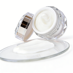 Crème apaisante personnalisée avec flacon et formule entièrement personnalisables - Product Image 4