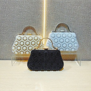 Sac de soirée élégant pour femme avec perles, chaîne, bandoulière, pochette perlée, sac à main pour mariage, sac à poignée supérieure avec fleurs en perles - Product Image 2
