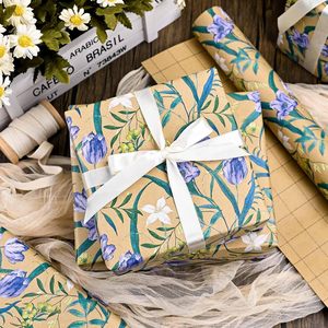 Papel de regalo original con diseño de tulipanes morados elegantes para el Día de la Madre - Product Image 4
