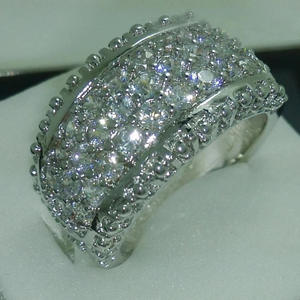 Anello da Cocktail F1022 per Donna con Zirconia Cubica Creata in Laboratorio, Micro Pavé, Anelli di Moda per Matrimonio con Pietra Rotonda - Product Image 1