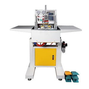 Machine automatique de jonction de cadres, machine à clouer en V pour cadres, machine à sous-cloisonner - Product Image 3