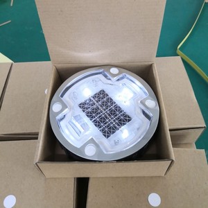 Factory Wholesale Aluminium Reflective LED Ceramic Glass 105 Metallic <b>Light</b> <b>Solar</b> Power Road Stud - Product Image 6
