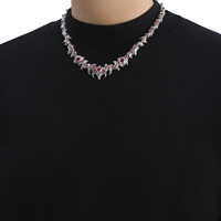 Chaîne à maillons Hip-Hop plaquée or blanc Collier ras du cou Épines aux yeux rouges Chaîne parasite Design exagéré Bijoux de mode
