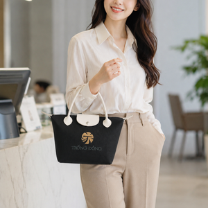 Bolso de Yute Premium con Logotipo Personalizado, Asas de Cuero PU, Cierre de Cremallera, Bolsa de Regalo Corporativa, Elegantes Asas y Ribetes de Cuero PU - Product Image 6