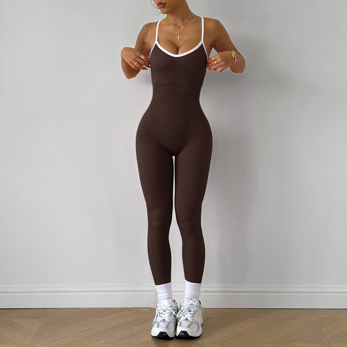 Hot-selling Sports Yoga Jumpsuit Sleeveless Quick-Drying Fitness Breathable Backless Spandex/Nylon V-neck Four-Way Stretch