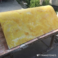 Feuille d'albâtre flexible Colonnes rondes en marbre d'onyx jaune translucide Pierre artificielle Panneaux muraux minces
