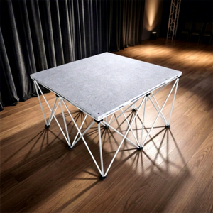 Plateforme de scène modulaire grise avec finition moquette pour églises - En promotion - Product Image 1