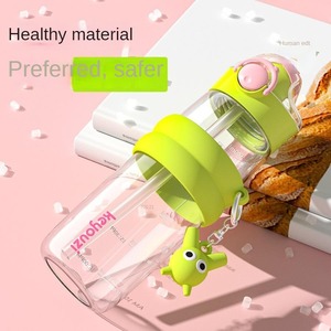 Taza de agua deportiva sin BPA de 600ml de gran capacidad con tapa de resorte para aventuras al aire libre de verano y estudiantes - Product Image 4