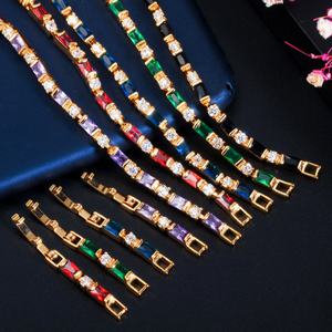 Pulsera de Zirconia para Mujer, Joyería de Acero Inoxidable Color Dorado, Estilo Tenis con Cristales Baguette y Redondos, Cierre Ajustable - Product Image 2