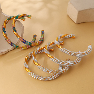 Brazalete Abierto con Nudo Trenzado Estilo Europeo Americano, con Diamantes y Piedras Preciosas, Chapado en Oro de 18K, Acero Inoxidable, Joyería para Mujer, Uso Diario - Product Image 2