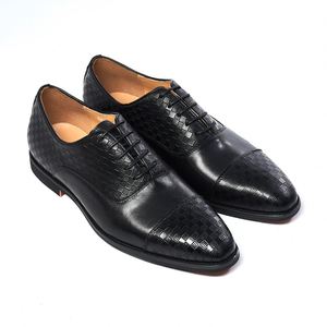Chaussures Oxford classiques en cuir véritable pour hommes, design italien, à lacets, populaires pour le bureau, les affaires ou les mariages, idéales pour l'été - Product Image 5