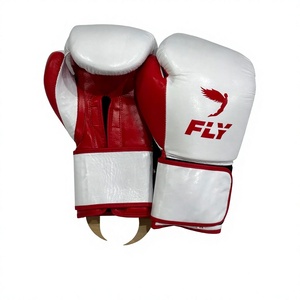 Ensemble d'équipement de boxe Fly : Casque, Gants, Protège-guêtres Blanc Rouge, Fermeture auto-agrippante, Cuir, Équipement d'entraînement pour adulte, Gants de boxe Winning - Product Image 2