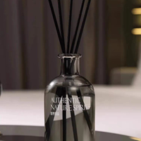 Bouteille diffuseur roseau en verre de luxe et unique avec logo personnalisé 100ml 150ml 200ml 500ml ronde vide transparente avec bâton et couvercle