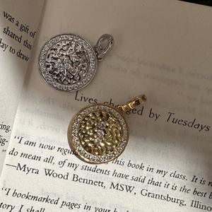 Colgante de Plata Pura S925, Estilo Artístico con Personalidad Sencilla, Diseño de Nicho Moderno, Forma de Corazón con Microincrustaciones de Circonita - Product Image 1