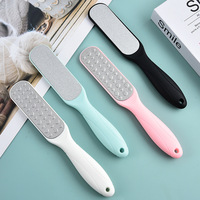 Râpe à pieds double face en acier inoxydable et plastique, professionnelle et durable, pour éliminer les callosités, avec côtés fins et grossiers