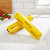 Rouleau de film alimentaire en PVC souple de qualité alimentaire avec support anti-humidité pour l'emballage des nouilles et des gâteaux, traitement de moulage