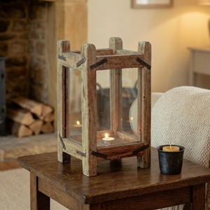 Farol de Madera Rústico con Paneles de Vidrio, Portavelas Vintage Hecho a Mano, Soporte Cuadrado para Velas de Té, Decoración del Hogar, Estilo Rústico - Product Image 1