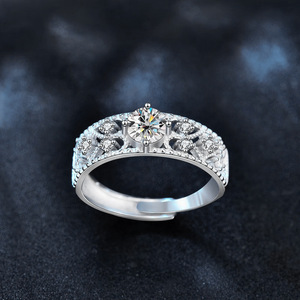 Vendita di Fabbrica: Anello Regolabile in Moissanite <span class=keywords><strong>D</strong></span> VVS1 GRA 0,5 Carati Taglio Rotondo, Design Vintage Raffinato per Coppie, Regalo per Innamorati - Product Image 3