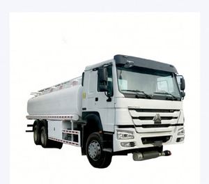 Camion-citerne Sinotruk HOWO 6X4 pour le transport de carburant diesel, camion-citerne à 10 roues - Product Image 3
