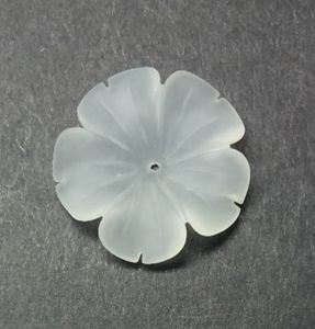 หรูหราดีสีขาวฝ้าดอกไม้รูปร่างธรรมชาติควอตซ์ Cariving พลอยหลวม - Product Image 1