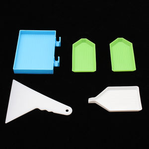 <span class=keywords><strong>Precio</strong></span> al por mayor Diy Herramientas <span class=keywords><strong>de</strong></span> pintura <span class=keywords><strong>de</strong></span> diamantes Kit <span class=keywords><strong>de</strong></span> accesorios 28 Caja <span class=keywords><strong>de</strong></span> almacenamiento <span class=keywords><strong>de</strong></span> rejilla Pluma Bandeja <span class=keywords><strong>de</strong></span> arcilla Rodillo <span class=keywords><strong>de</strong></span> goma Corrector <span class=keywords><strong>de</strong></span> diamantes - Product Image 3