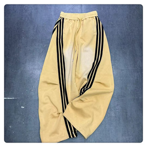 Pantalon <span class=keywords><strong>Banane</strong></span> Européen Femme 2025 Automne Streetwear Nouveau Personnalisé en Coton Coloré Blanc à Volants Ample à Jambes Larges Doublé Polaire - Product Image 1
