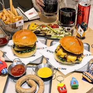 Custom Eco-Friendly Food Grade PE Coated Greaseproof Disposable <b>Paper</b> Sheets for Sandwich Burger <b>Wrapping</b> - Product Image 3