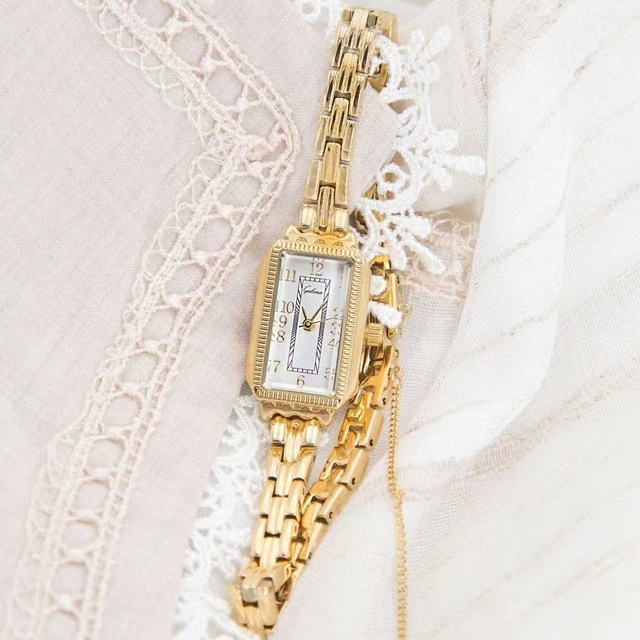 New Arrival Dainty Women's Gold Watch Vintage Luxury Square Dial Quartz Wristwatch