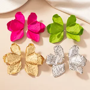 Fashion exaggerated forest style fresh flower earrings with a retro star street photo of color petal earrings for women