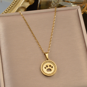 Pendentif Collier Chaîne Fine Rolo en Acier Inoxydable 316L Plaqué Or 18K avec Breloque Patte Ronde Personnalisable de Luxe - Product Image 5