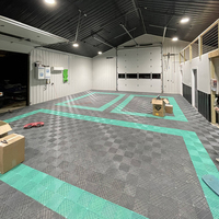 Dalles de sol modulaires emboîtables Arlott 380g à installation facile pour atelier automobile et garage