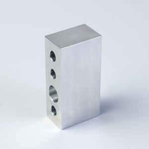เครื่องกัด CNC แบบมีความแม่นยำสูงสำหรับงานกัดทำจากอะลูมิเนียมแกน4th 5แอกเซลเครื่องจักรผลิตโลหะสำหรับงานฝีมือ - Product Image 1
