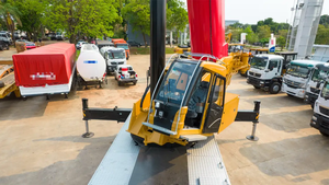 Grue tout-terrain STC1600T7, capacité de montée de 45 %, vitesse de déplacement de 85 km/h, réservoir de carburant de 450 L - Product Image 2