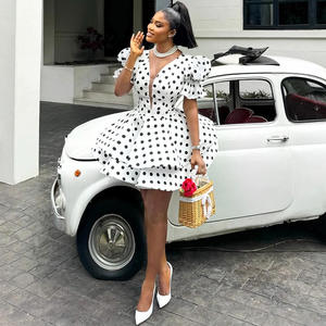 Abito Estivo 2025 Nuovo Stile Casual da Donna con Maniche a Sbuffo, Scollo a V, Pois, Vita Alta, Antistatico in Poliestere, Modello Irregolare - Product Image 3